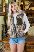 Load image into Gallery viewer, CAMOUFLAGE FAUX SHEARLING VEST AH
