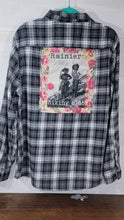 Load image into Gallery viewer, Vintage Mt. Rainier Hiking Scene Ragging Patch Flannel
