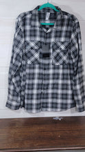 Load image into Gallery viewer, Vintage Mt. Rainier Hiking Scene Ragging Patch Flannel
