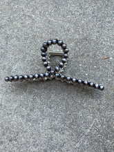 Load image into Gallery viewer, FAUX PEARL CLAW CLIPS

