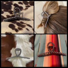 Load image into Gallery viewer, FAUX PEARL CLAW CLIPS
